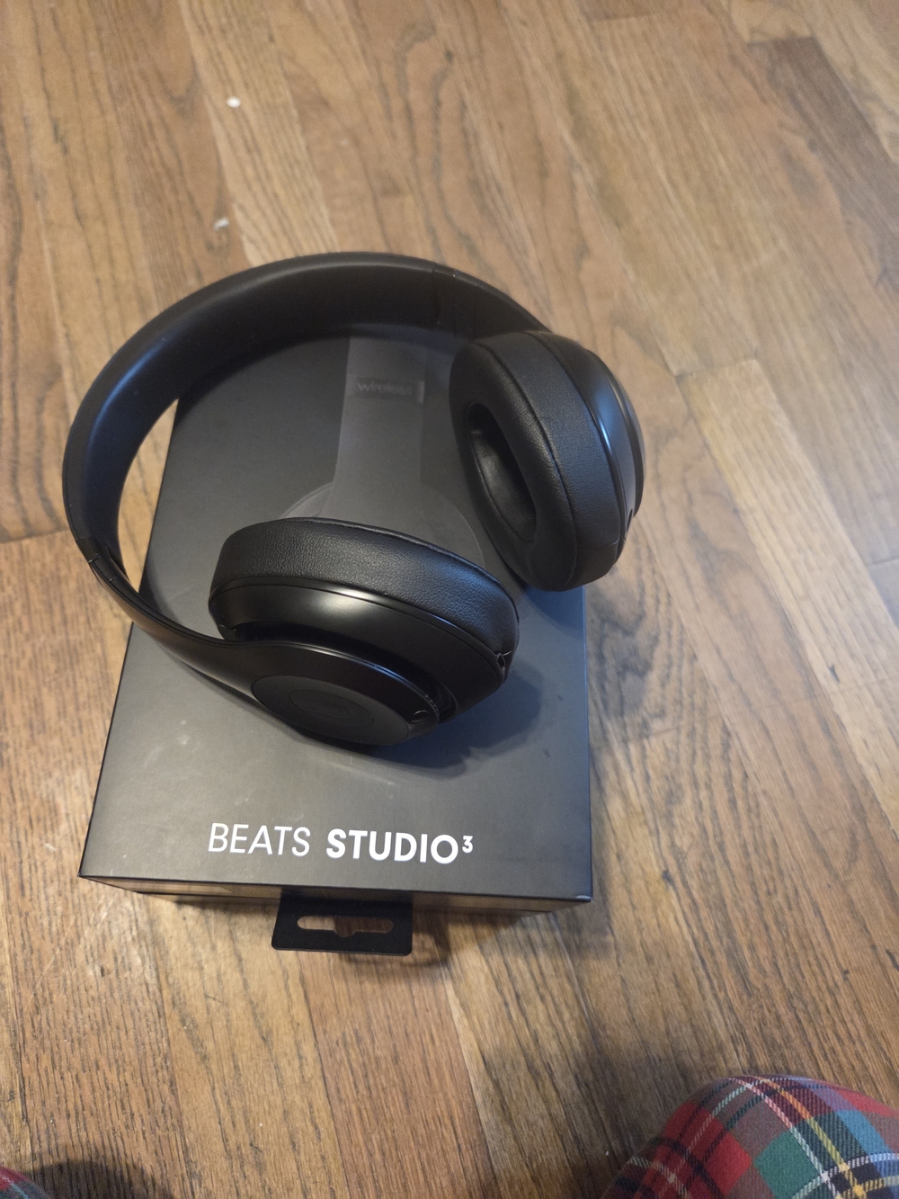 Beats by Dre Studio3 Wireless Headphones - Black - Picture 6 of 6